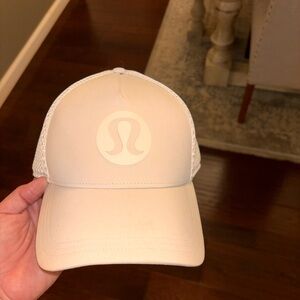 Lululemon active hat